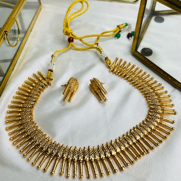 Dazzling Forest Jewels Golden Necklace from New York - Picture 3 of 5